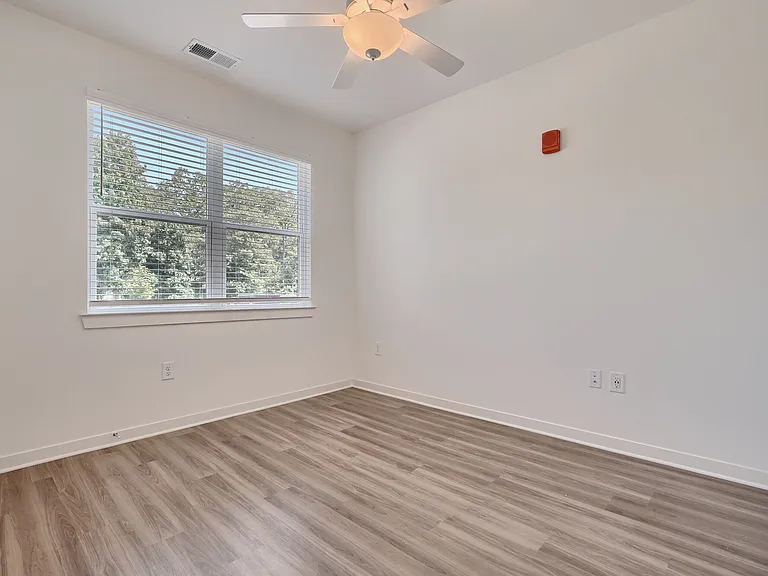 Urbana at Hioaks — Photo 34