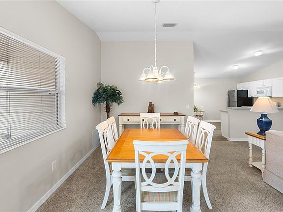 5th image of 2672 Sandhill Ct