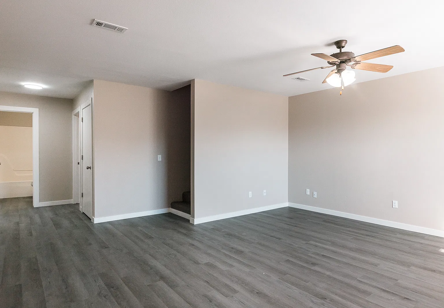 3 bed, 1250 sqft, $1,450 — Photo 2