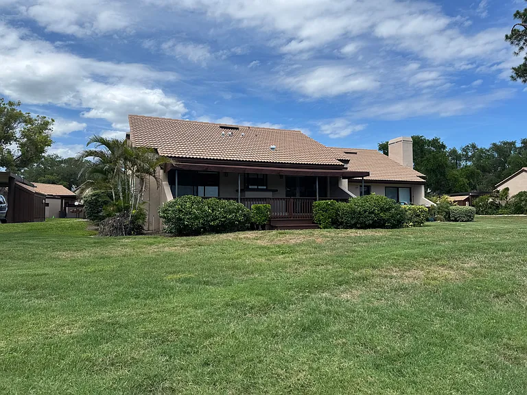 1320 Pelican Creek Xing — Photo 30