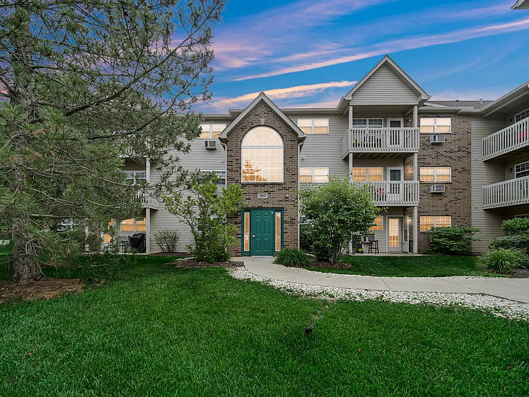 300 Cunat Blvd #2C — Photo 21