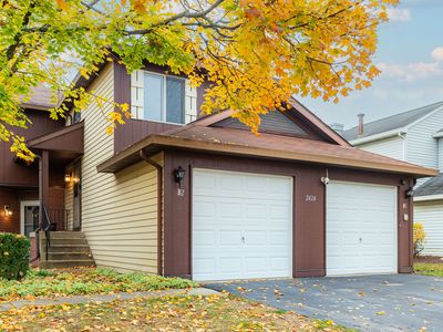 2424 Danbury Dr APT B2, Woodridge, IL, 60517
