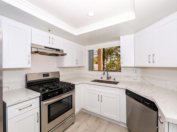 4th image of 115 W Cypress St APT 6