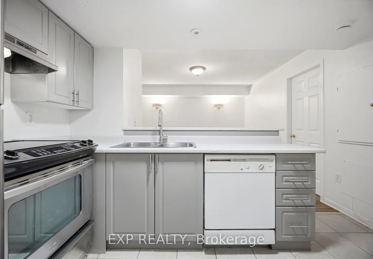 2 bed, $2,300 — Photo 4