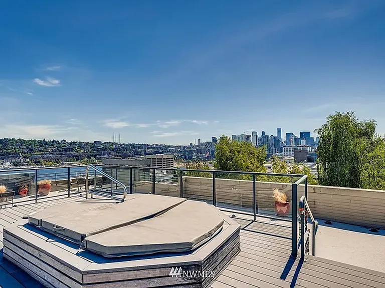 1504 Aurora Ave N #503 — Photo 21