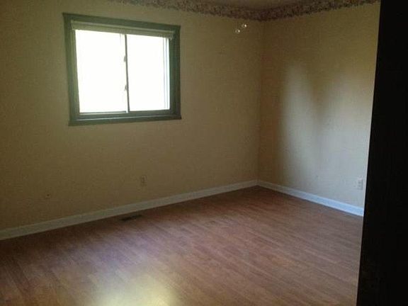 4th image of 3455 Seebaldt Ave