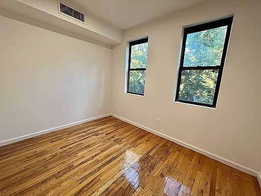 5th image of 206 Meserole St #4