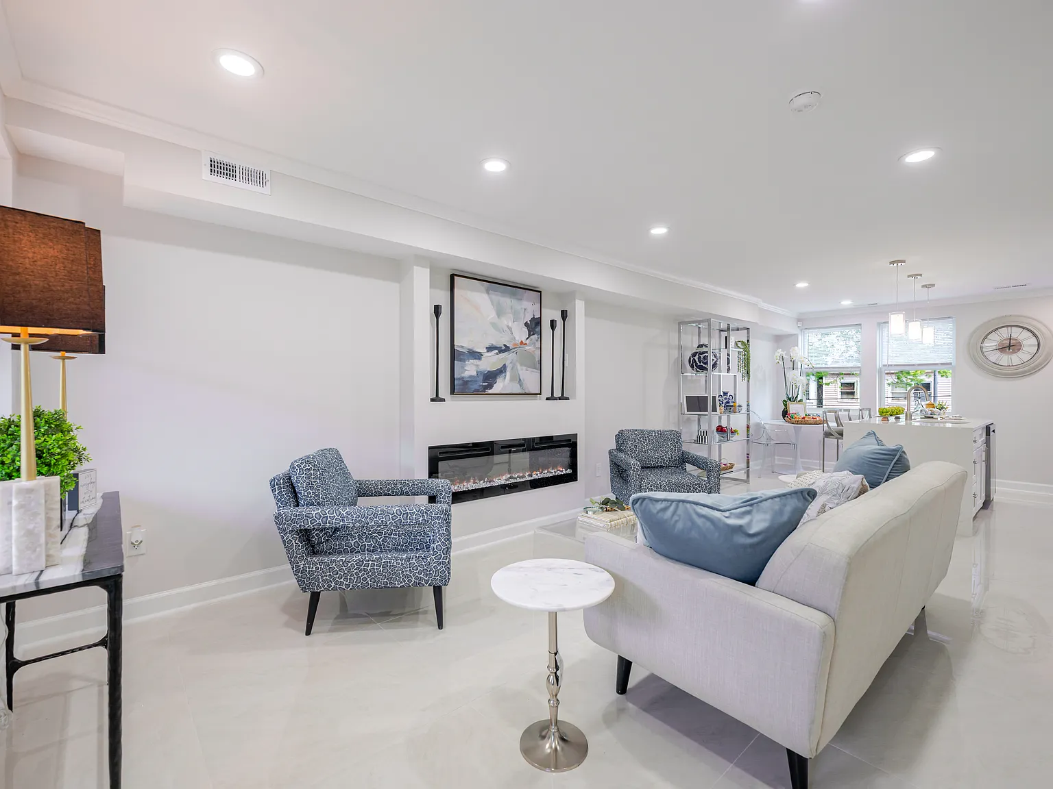3 bed, 1196 sqft, $3,495 — Photo 1