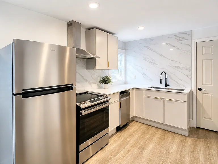 27 Cypress St #B — Photo 1