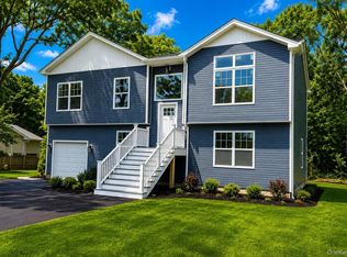 90 Church Dr, Mastic Beach, NY 11951