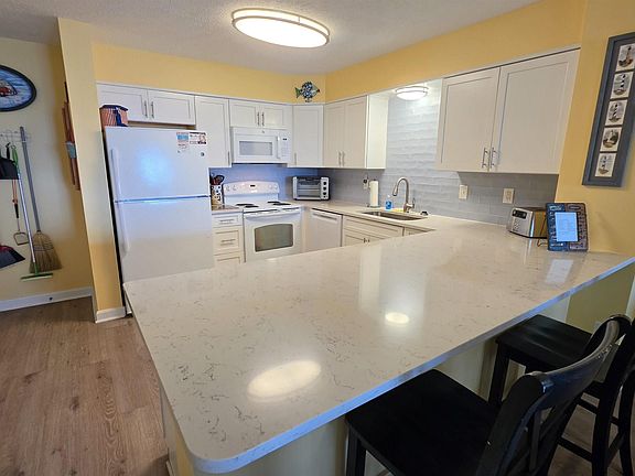 3rd image of 24256 Resort Rodanthe Dr Unit B8