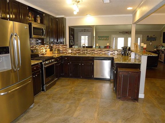3rd image of 241 Crestview Dr