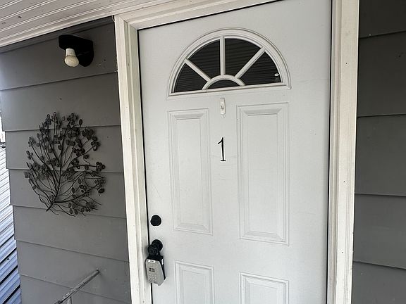4th image of 3121 Conner Dr #1