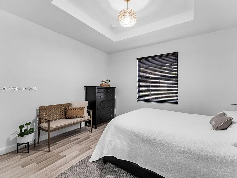 134 SE 28th Ter #10 — Photo 13