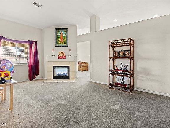 2nd image of 2571 Fort Lauderdale Dr
