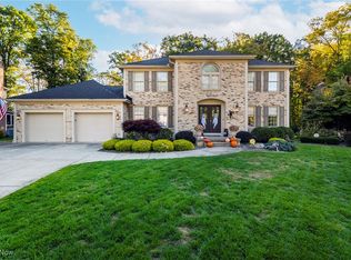 3637 Hummingbird Hill Dr, Poland, OH