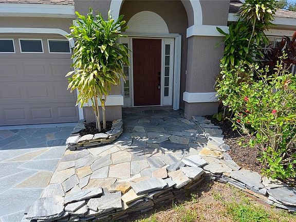 3rd image of 925 NW Waterlily Pl