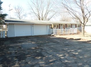 420 4th St N, Winsted, MN 55395