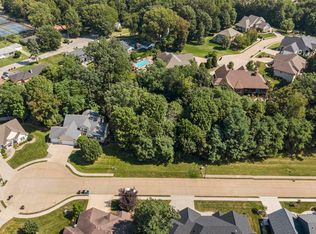 31 Chippiannock Pl, Rock Island, IL 61201