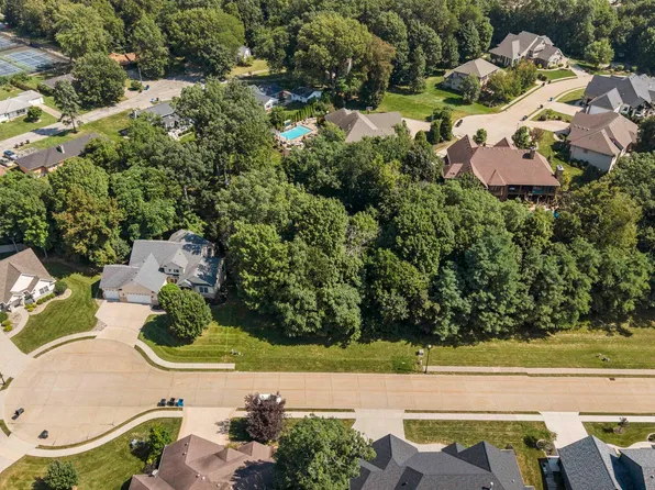 31 Chippiannock Pl, Rock Island, IL 61201