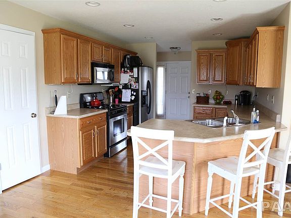 4th image of 1295 Glenwood Ave