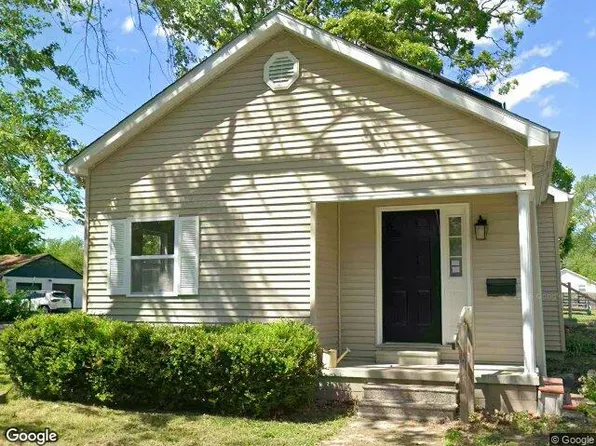 710 James St, Carterville, IL 62918