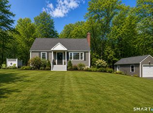 39 Freedom Dr, Collinsville, CT 06019