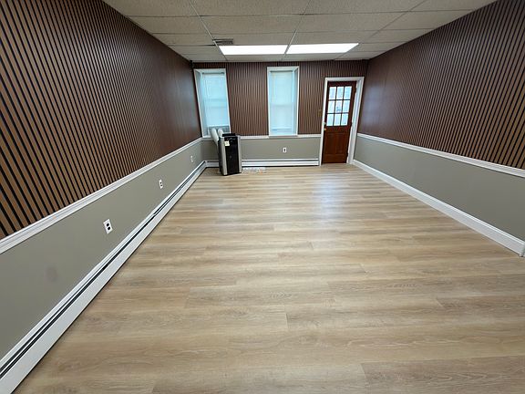 5th image of 571 E Main St