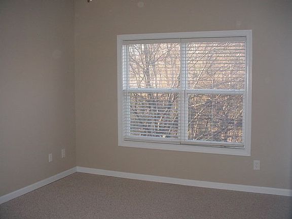 2nd image of 181 Farriers Ln #181I