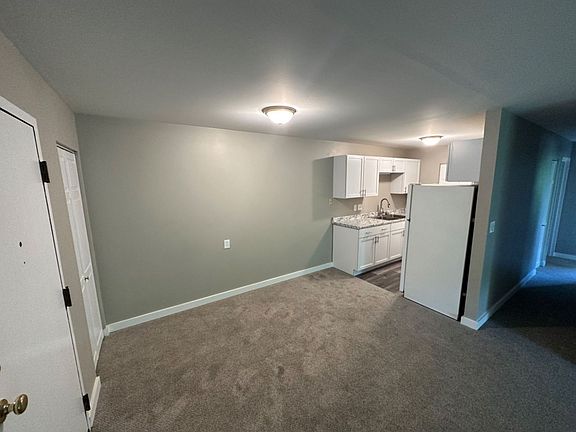 4th image of W208N16586 S Center St #7