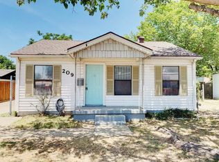 209 E Pioneer Dr, Irving, TX 75061