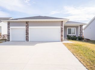 407 SW Carriage Dr, Ankeny, IA 50023