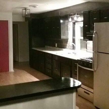 5th image of 8008 Hazelwood Ave
