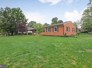 10833 Oak Valley Dr, Hagerstown, MD 21740