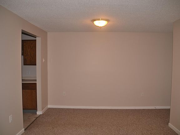 2nd image of 8 Saint James Pl