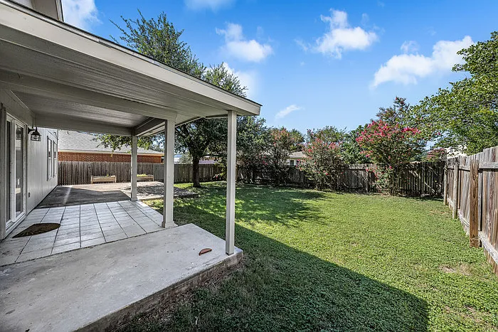 3 bed, 3.0 bath, 1850 sqft, $2,095 — Photo 4