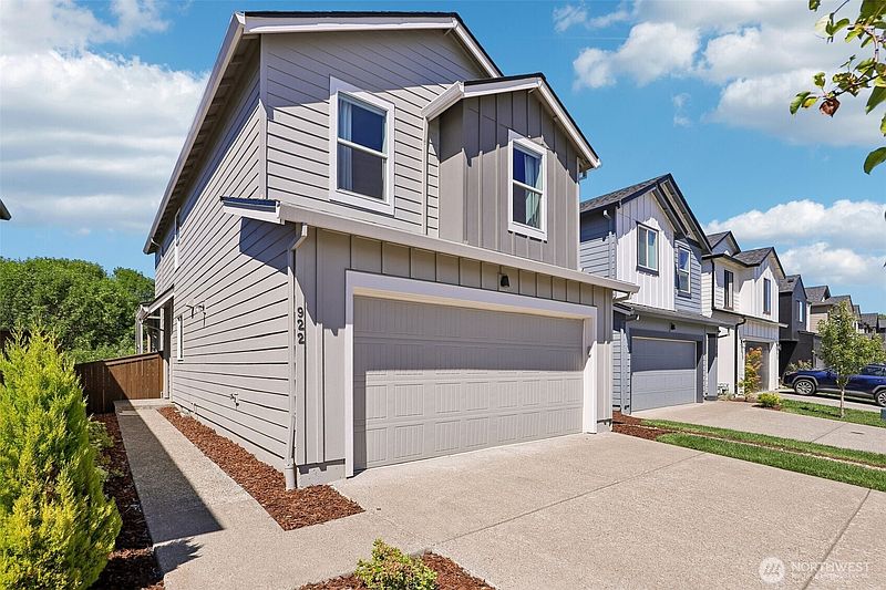 2nd image of 922 NW 175th Way