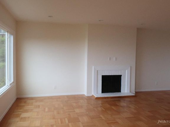 5th image of 15 Lake Forest Ct