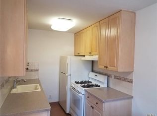 160-58 Willets Point Blvd #4-209, Whitestone, NY 11357