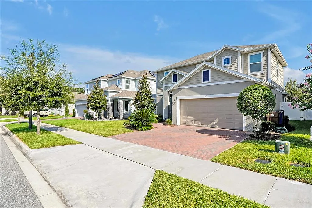 4 bed, 3.0 bath, 2408 sqft, $2,650 — Photo 2