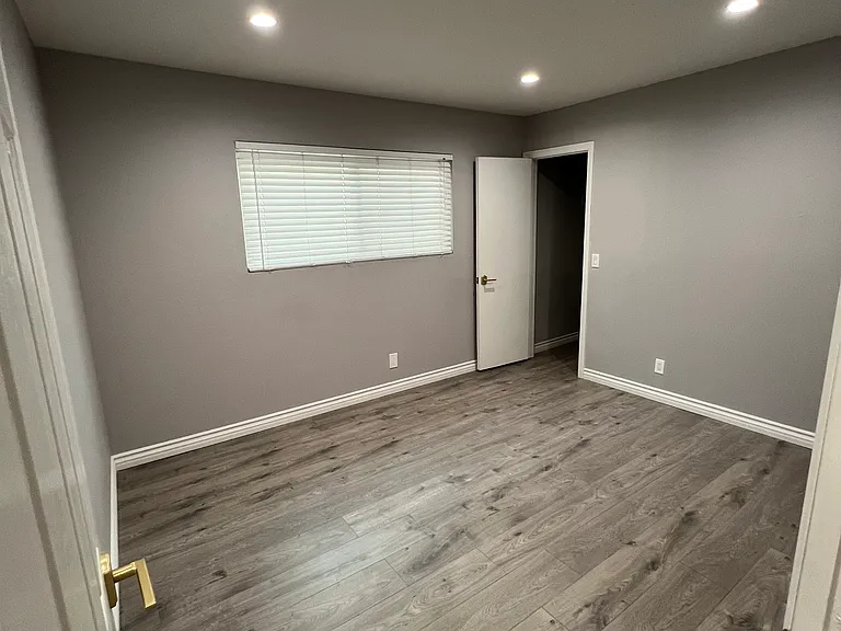121 Sinclair Ave #223 — Photo 12