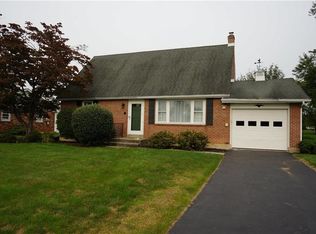 42 Lynnwood Dr, Allentown, PA 18109