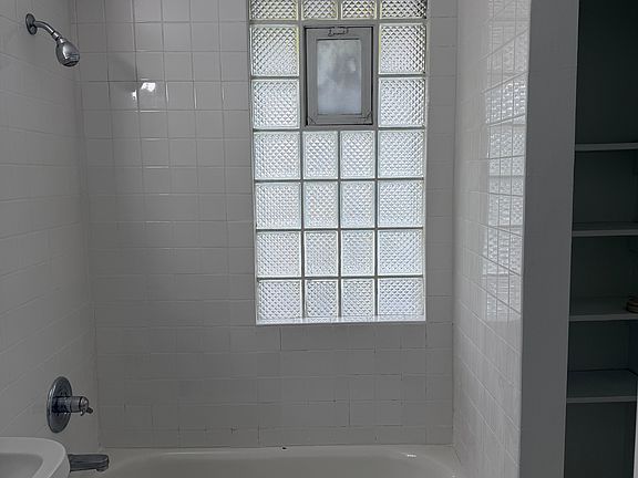2nd image of 617 Morgan Ave N #1