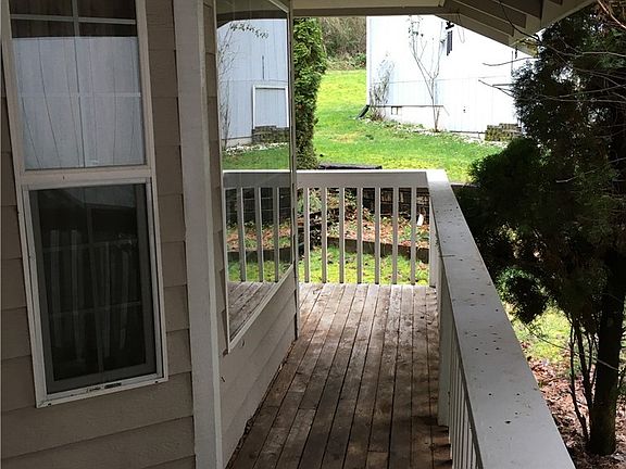 2nd image of 18133 Stoney Court SE