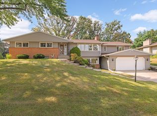 5218 Matterhorn Dr NE, Fridley, MN 55421
