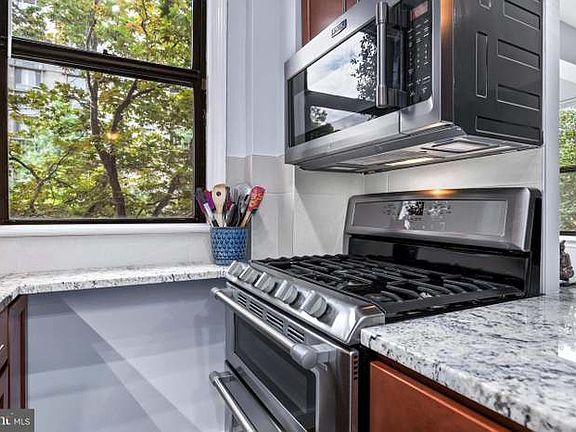 4th image of 2515 K St NW APT 104