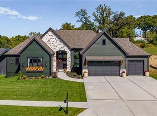 2150 NW Scenic View Dr, Riverside, MO 64150