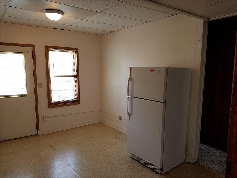 Space for a 4-person table