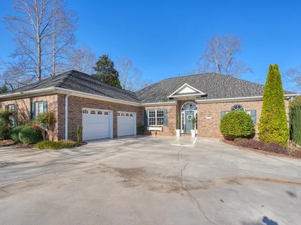 564 Thorn Cove Dr, Chesnee, SC 29323