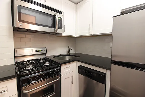 Rented by Keller Williams NYC | media 14
